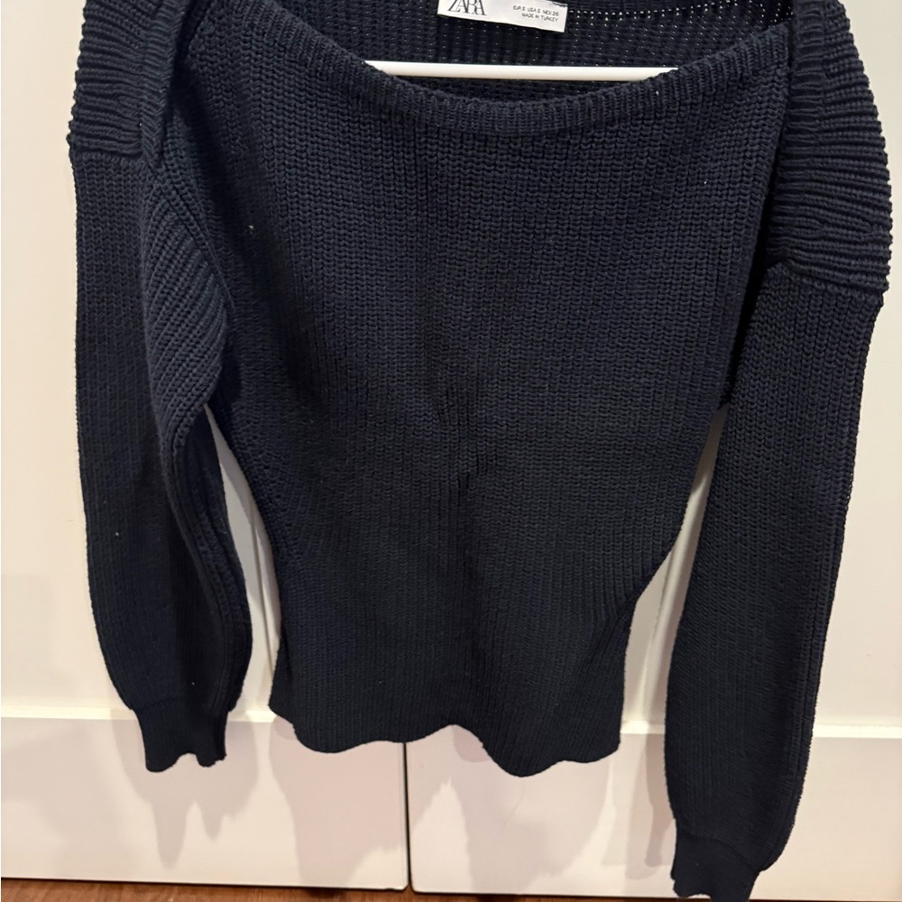 Zara Women's Navy Blue Crew Neck Sweater